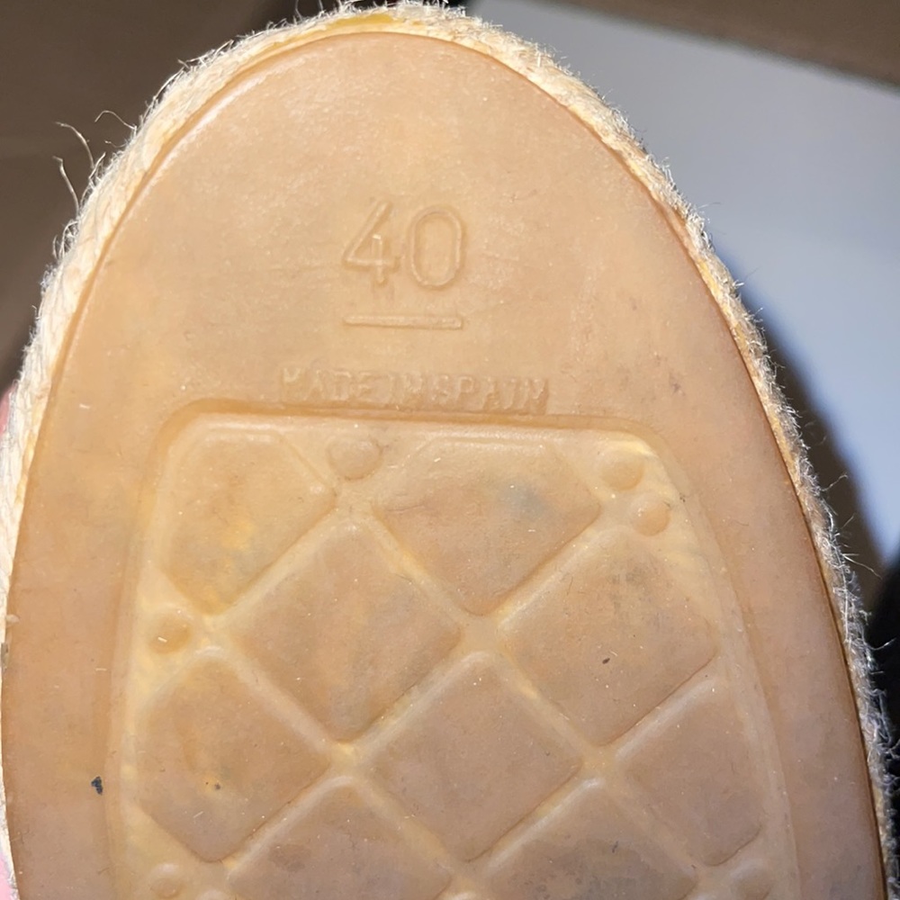 CHANEL Black Lambskin Espadrilles Interlocking CC Logo - Picture 8 of 8